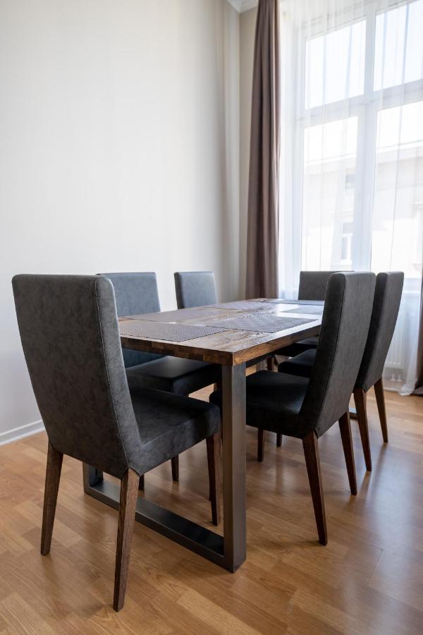 3 Room Apartments On Galytska Lviv Bagian luar foto