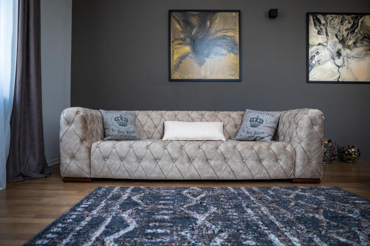 3 Room Apartments On Galytska Lviv Bagian luar foto