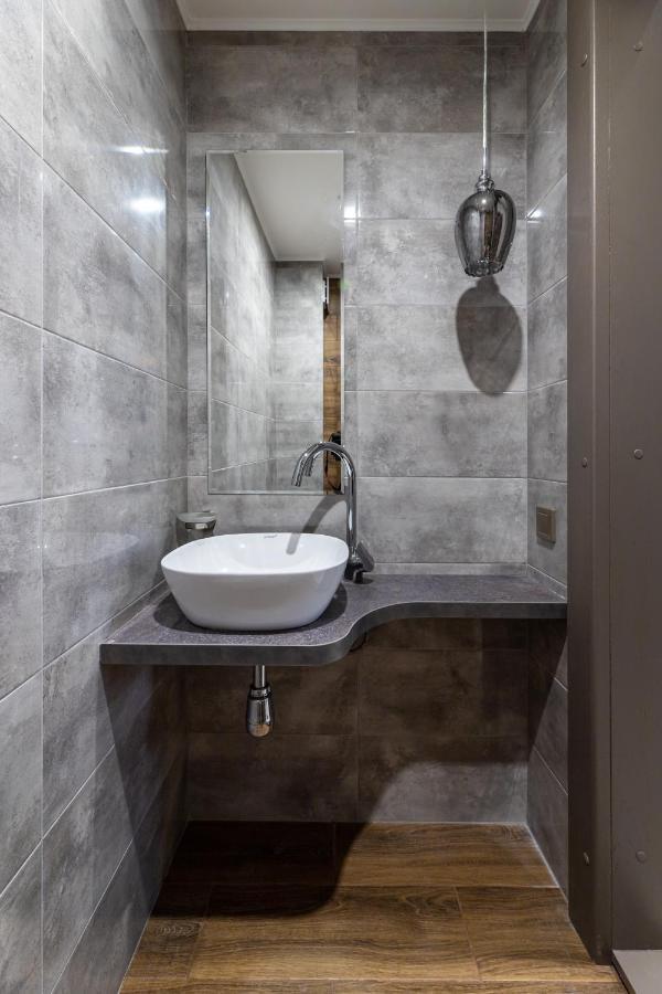 3 Room Apartments On Galytska Lviv Bagian luar foto