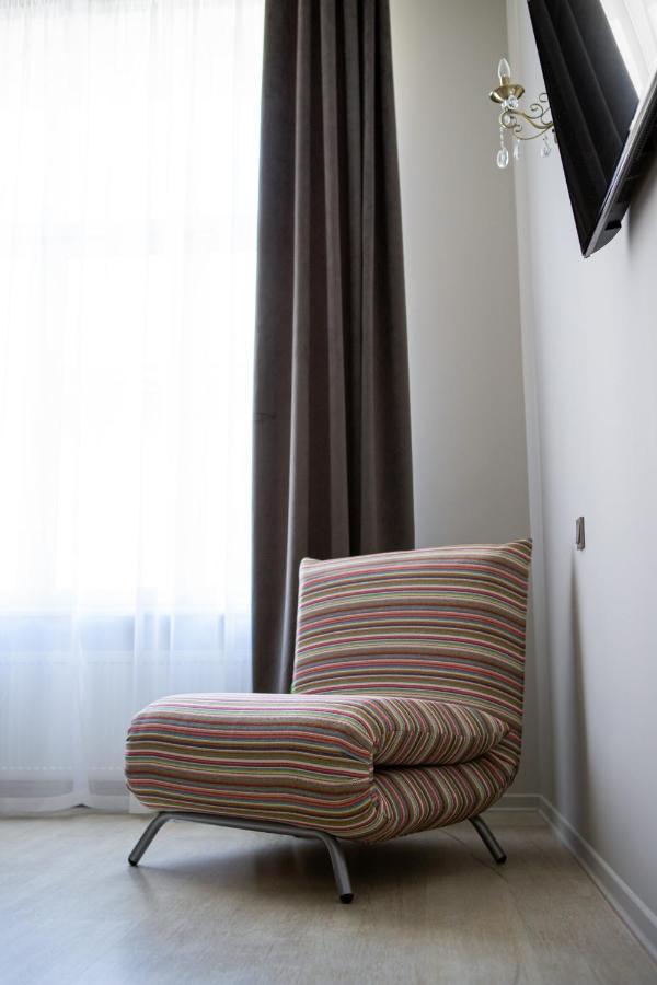 3 Room Apartments On Galytska Lviv Bagian luar foto